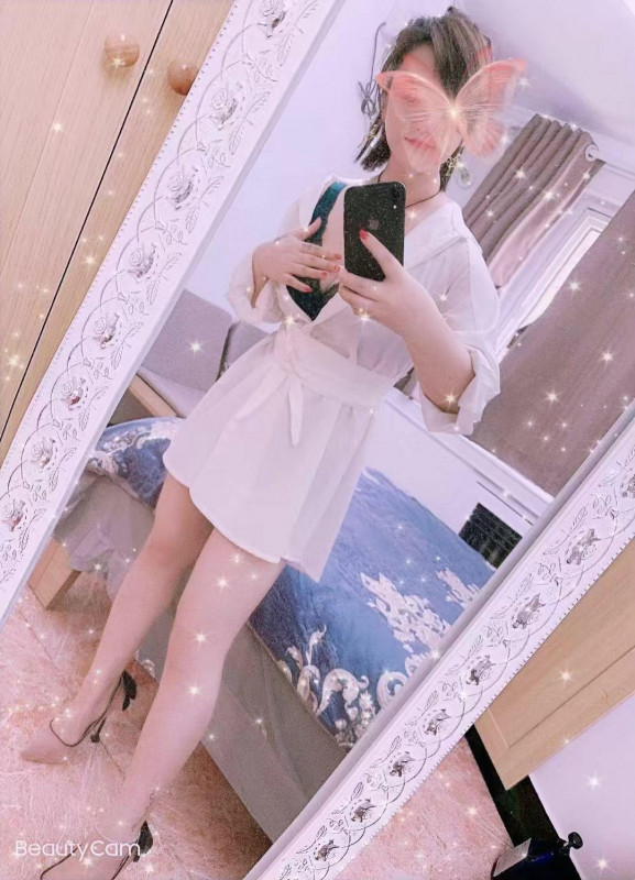 轻熟天然乳霸小姐姐